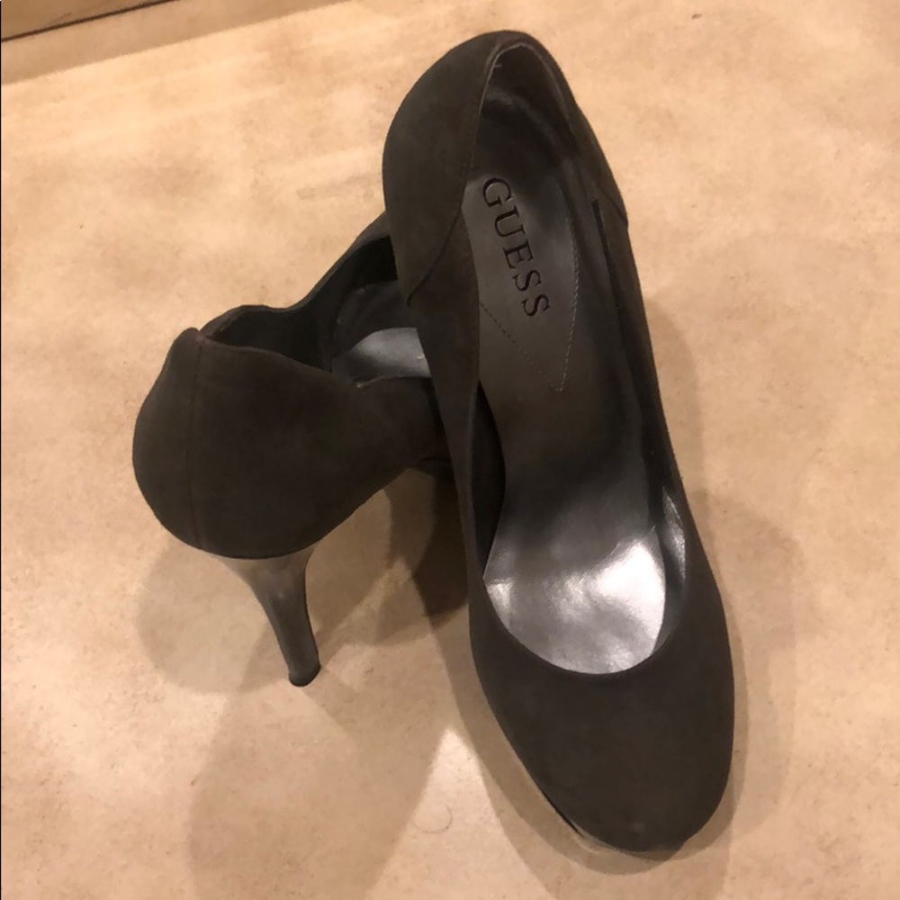 Guess grey suede platform heels round toe